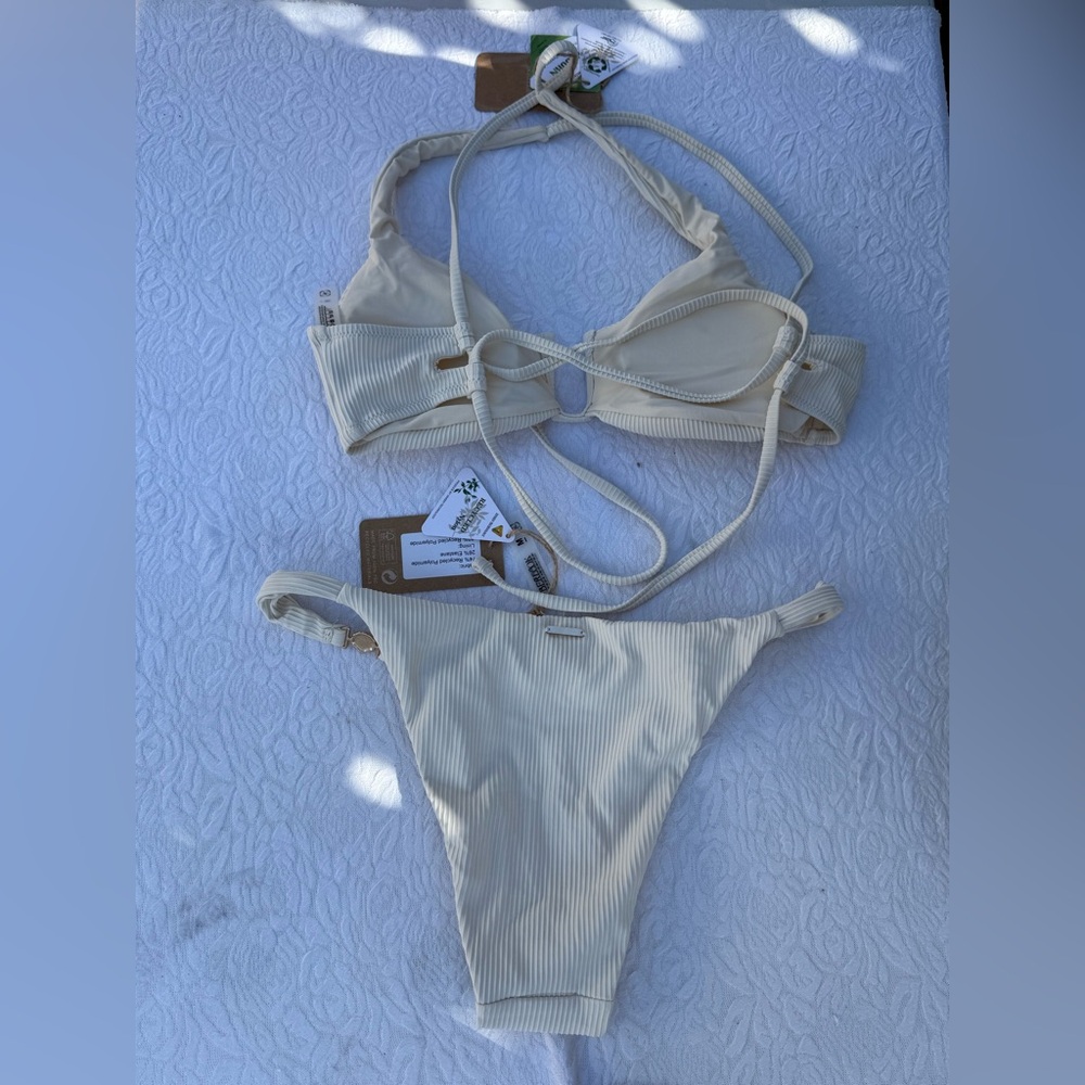 Berlook Chic Cream Bikini Set M B06